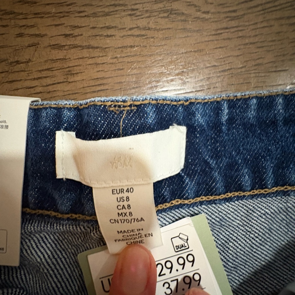 H&M Classic Blue Denim Shorts NWT - Picture 3 of 7